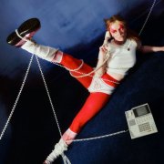 Orla Gartland - Everybody Needs A Hero (Extended Edition)  (2025) [Hi-Res]
