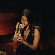 Shreya Bajpai - Subtle Elixir (Live at the Pianoman) (2025) [Hi-Res]