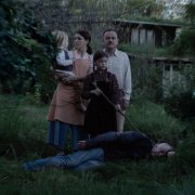Terrores Nocturnos - Gente en la ventana (2025) Hi-Res